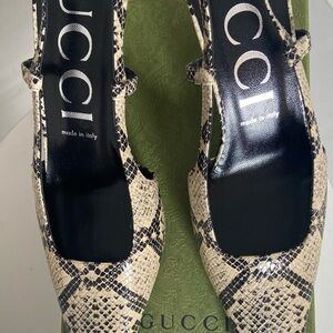 Gucci sling back pumps in printed Python pattern leather. Tom Ford style.